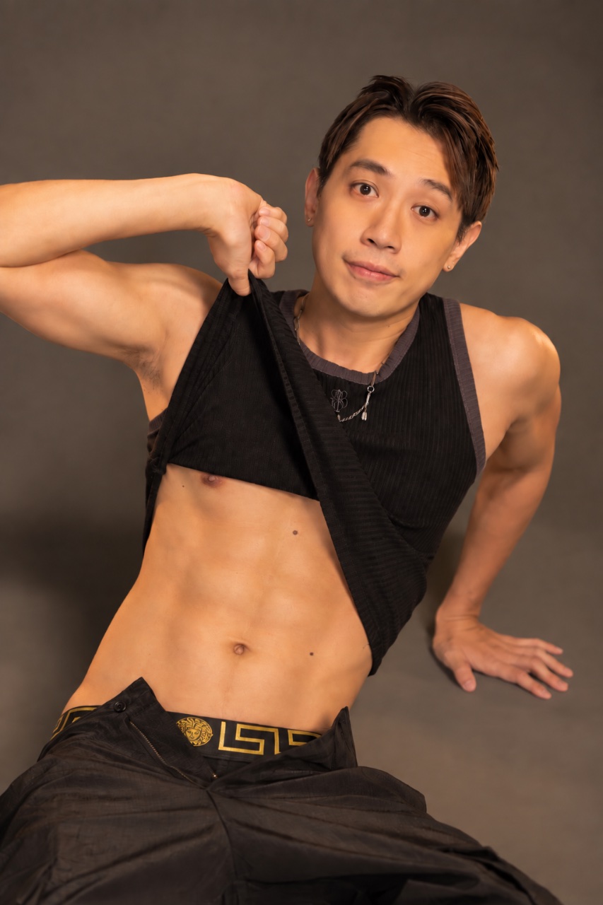 路斯 男按摩師個人照